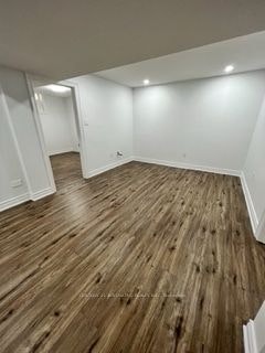 BSMT-300 Woodspring Avenue, Newmarket, ON, L3X 3B1 - 3