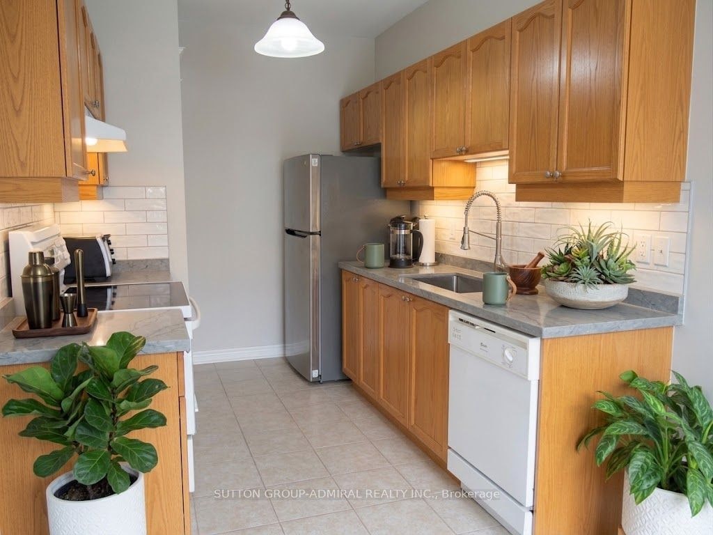 Room 1-593 Doubletree Lane, Newmarket, ON, L3X 2L4 - 5