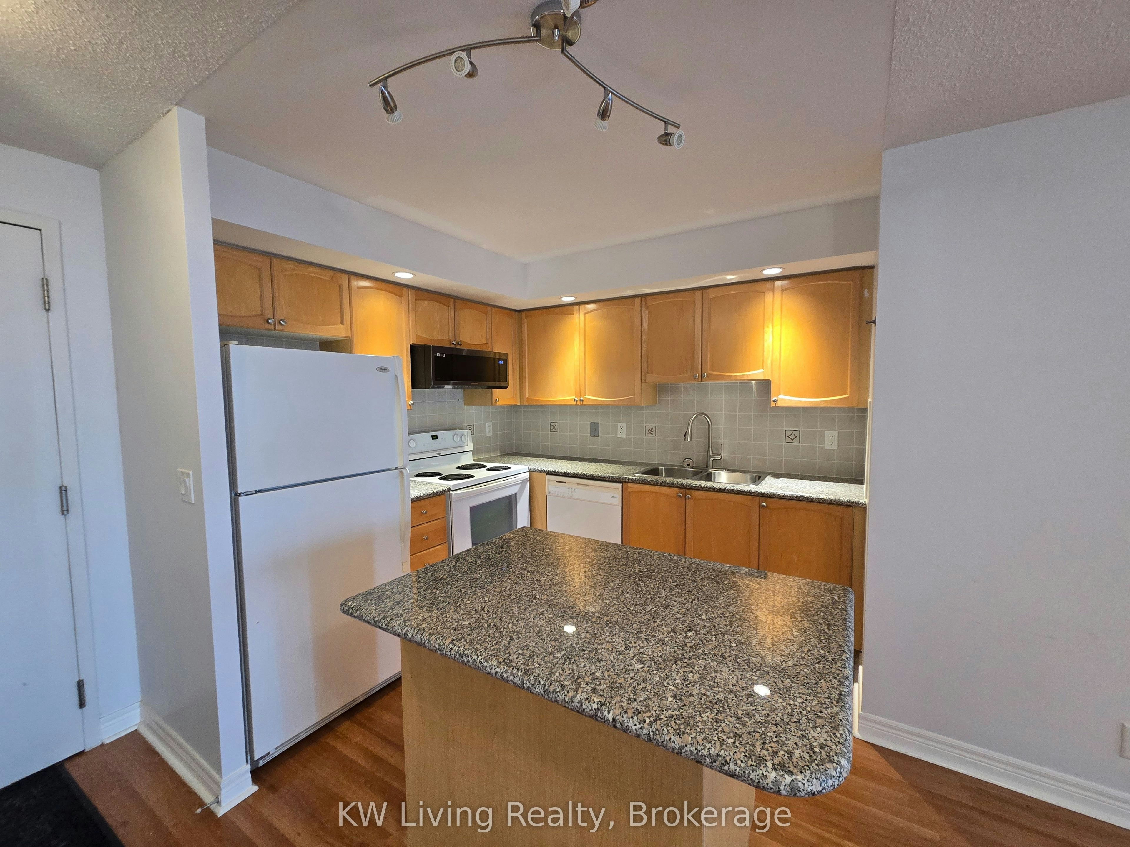 701-33 Cox Boulevard, Markham, ON, L3R 8A6 - 2