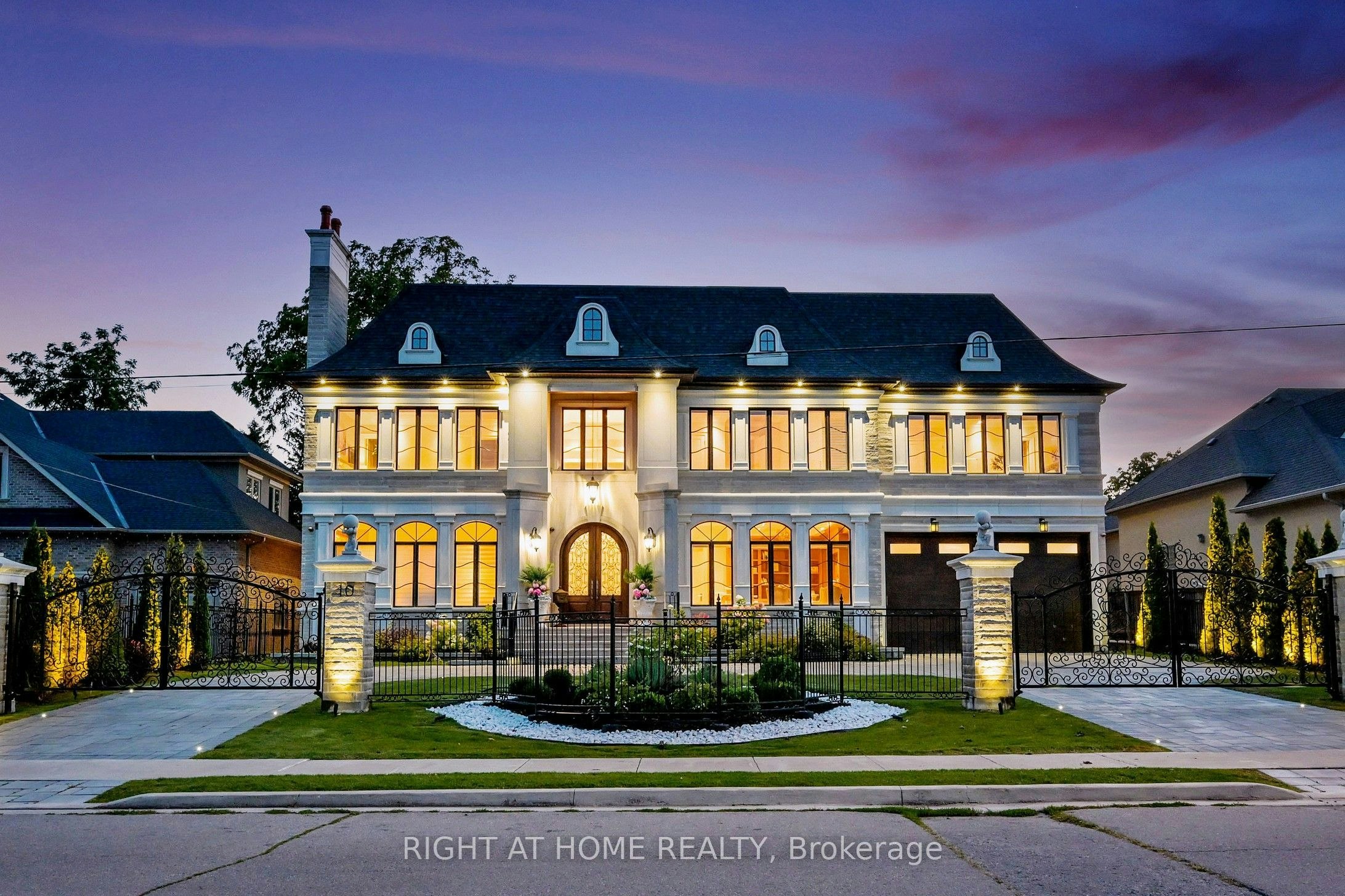 10 Yongeview Avenue, Richmond Hill, ON, L4C 7A4