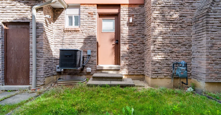 23 West Borough Street, Markham, ON, L3T 4V6 - 23