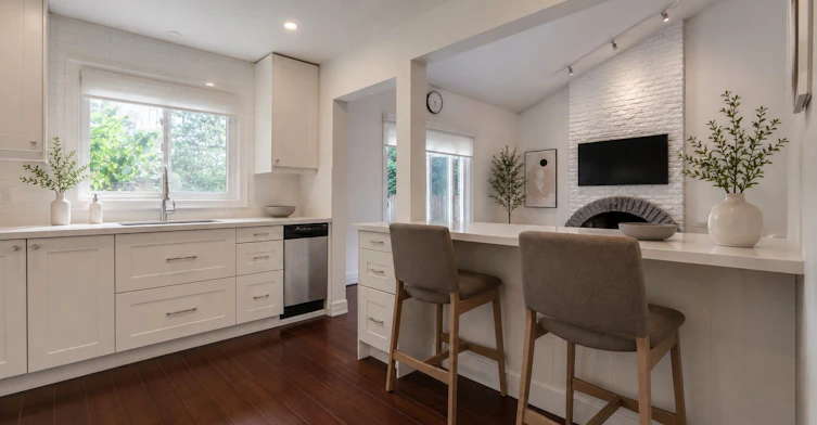 23 West Borough Street, Markham, ON, L3T 4V6 - 4