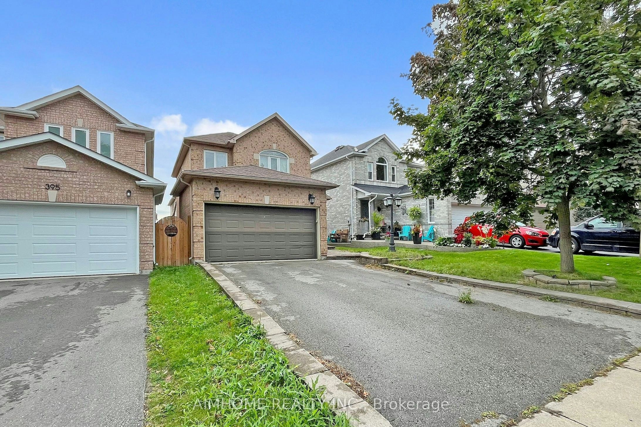 399 Flanagan Court, Newmarket, ON, L3X 2G1