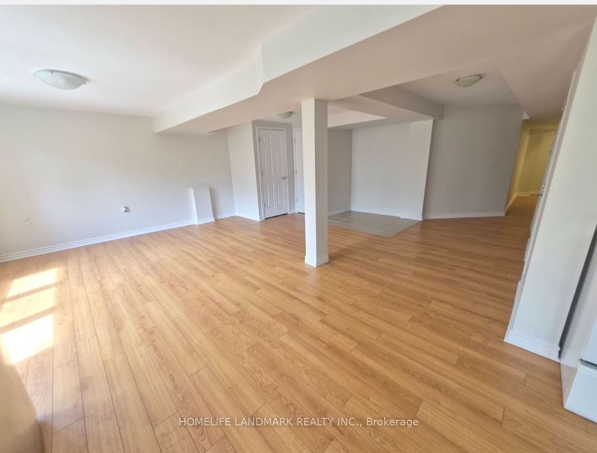 29 Mansard Drive, Richmond Hill, ON, L4E 0L7 - 4