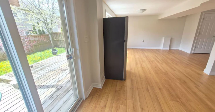29 Mansard Drive, Richmond Hill, ON, L4E 0L7 - 3