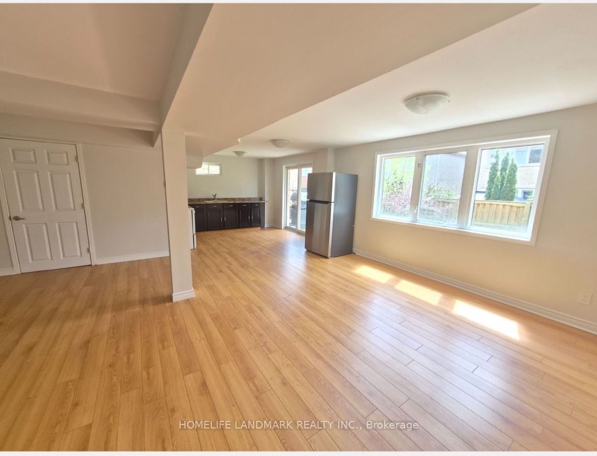 29 Mansard Drive, Richmond Hill, ON, L4E 0L7 - 2