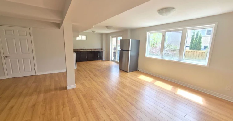 29 Mansard Drive, Richmond Hill, ON, L4E 0L7 - 2