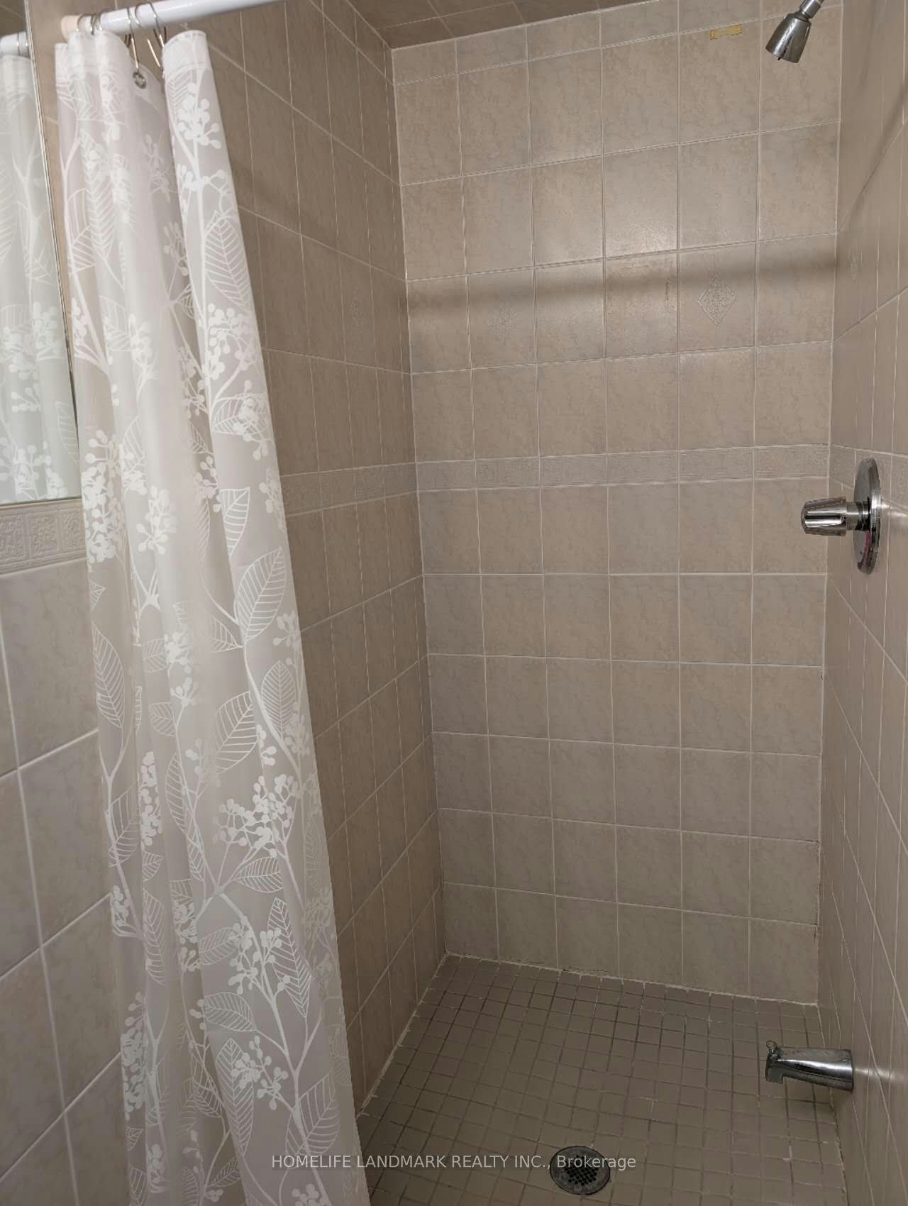 29 Mansard Drive, Richmond Hill, ON, L4E 0L7 - 7