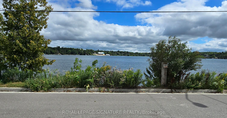 3-5749 Lakeshore Road, Whitchurch-Stouffville, ON, L4A 2Z4