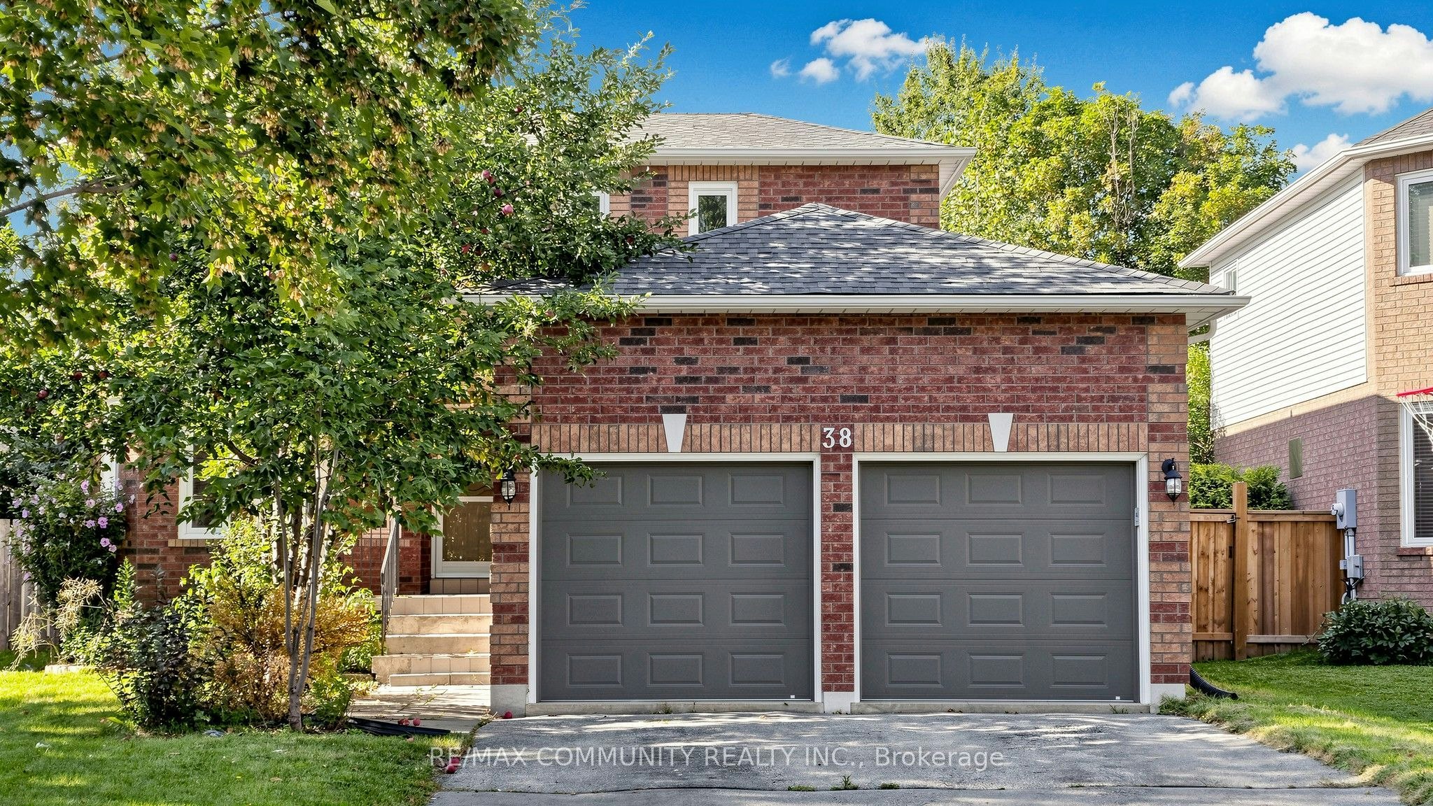 38 Iveagh Drive, Georgina, ON, L4P 3X3