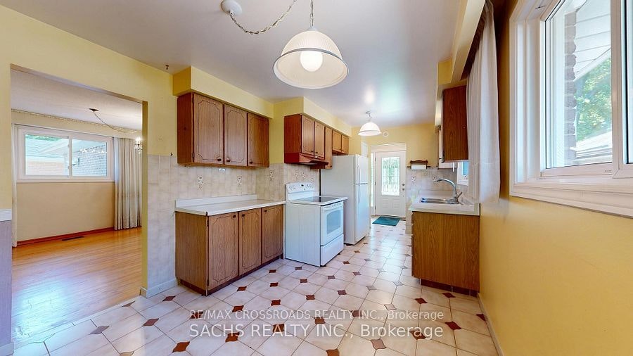Upper-377 Crosby Avenue, Richmond Hill, ON, L4C 2R8 - 8