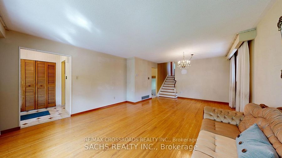 Upper-377 Crosby Avenue, Richmond Hill, ON, L4C 2R8 - 4