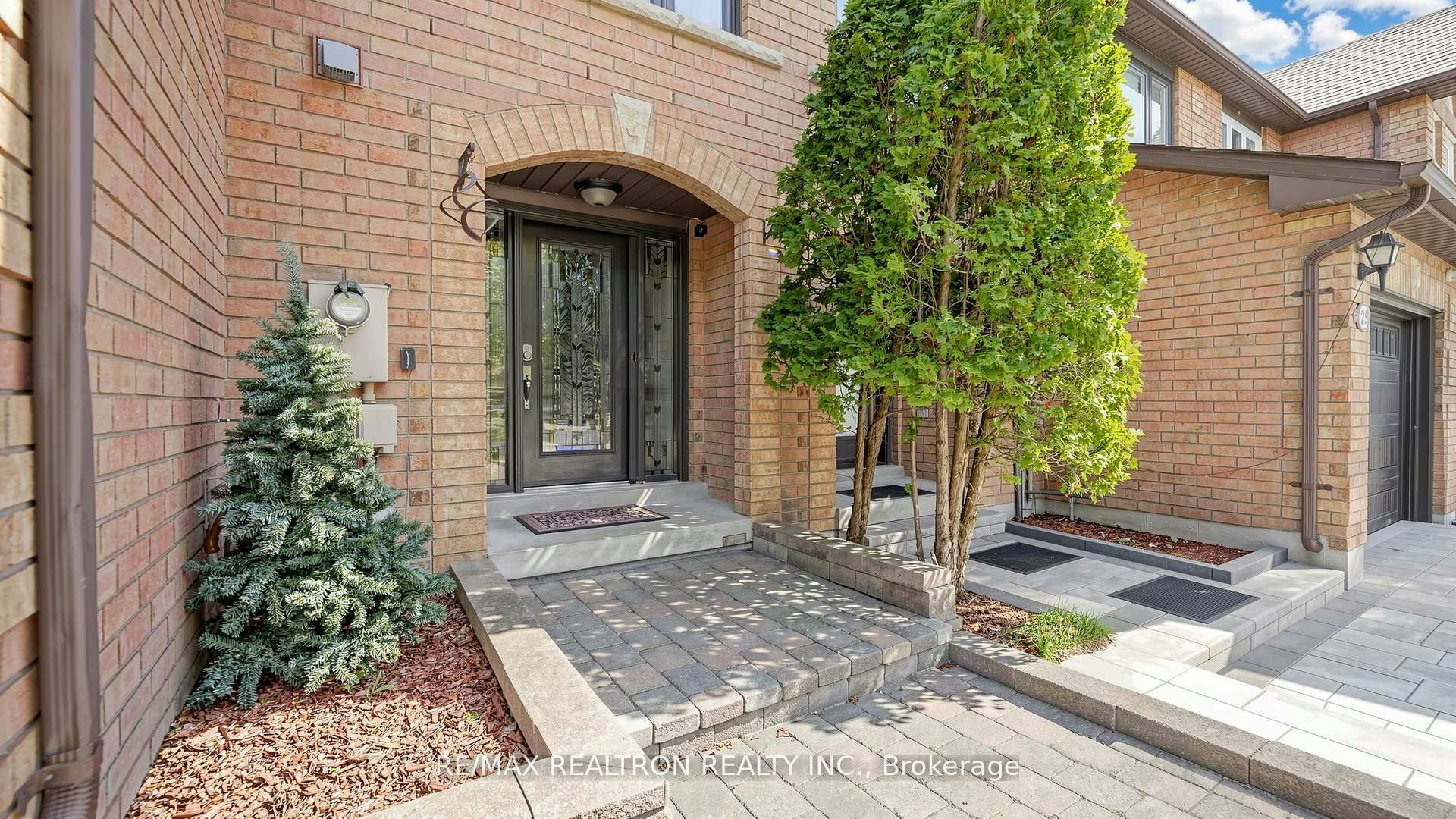 27 Mistleflower Court, Richmond Hill, ON, L4E 3T9
