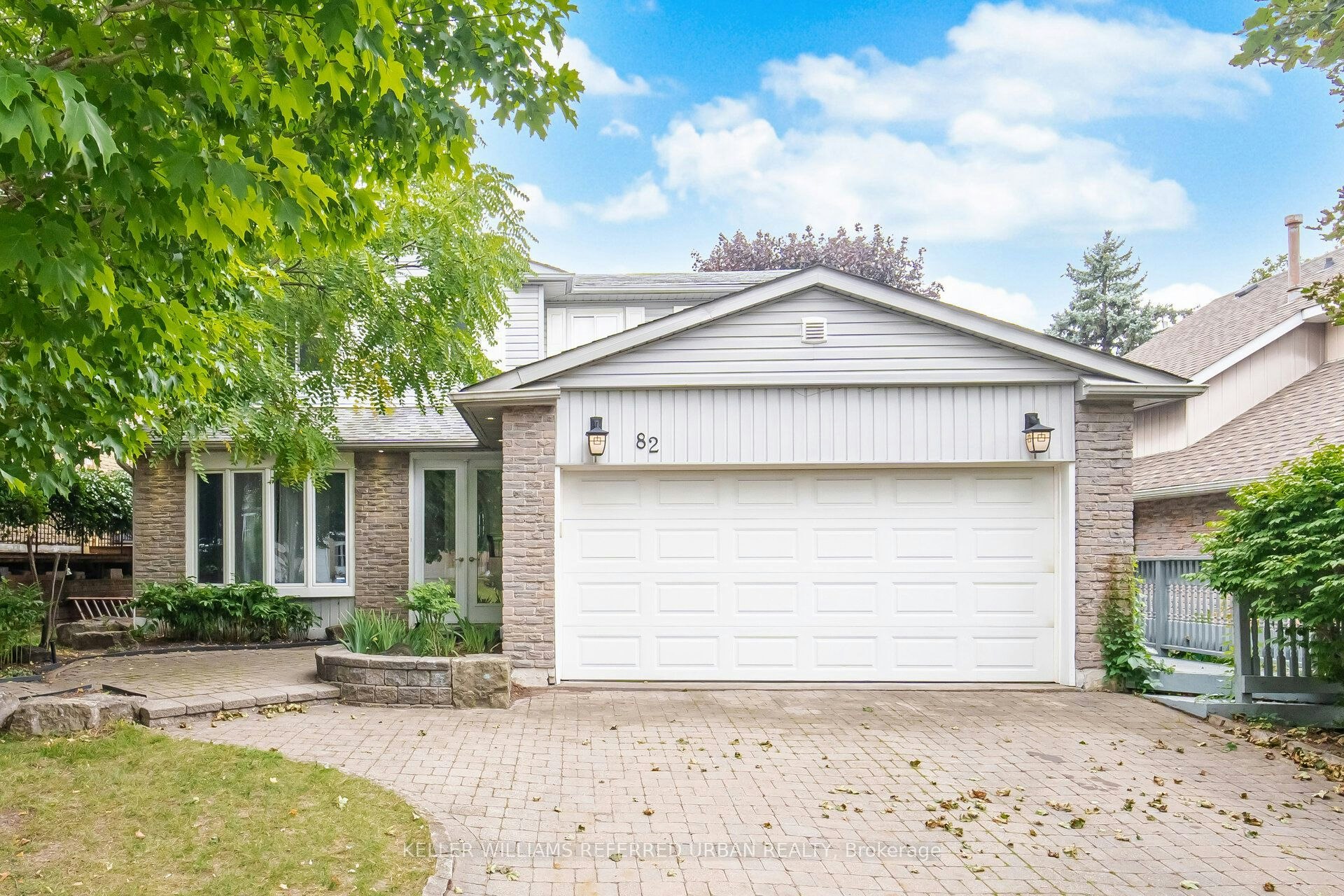 82 Eastman Crescent, Newmarket, ON, L3Y 5S2