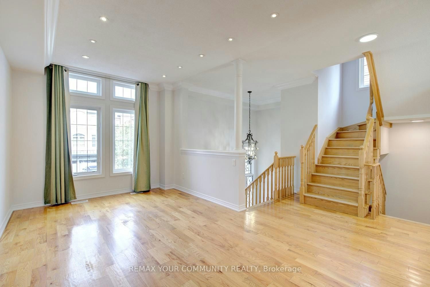 26 Yarden Drive, Vaughan, ON, L6A 0W2 - 6