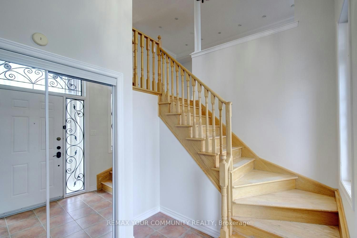 26 Yarden Drive, Vaughan, ON, L6A 0W2 - 3