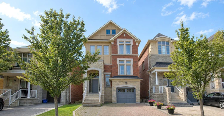 26 Yarden Drive, Vaughan, ON, L6A 0W2