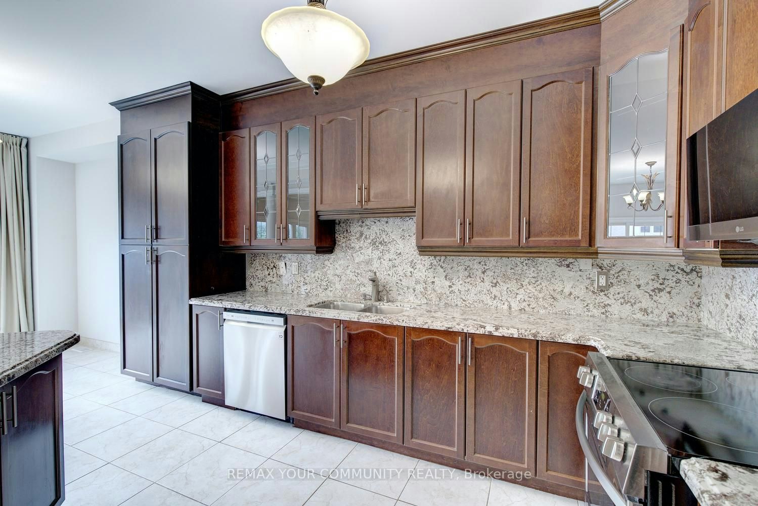 26 Yarden Drive, Vaughan, ON, L6A 0W2 - 24