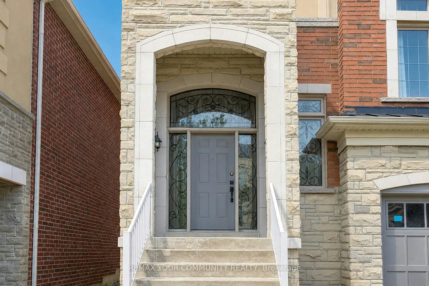 26 Yarden Drive, Vaughan, ON, L6A 0W2 - 2