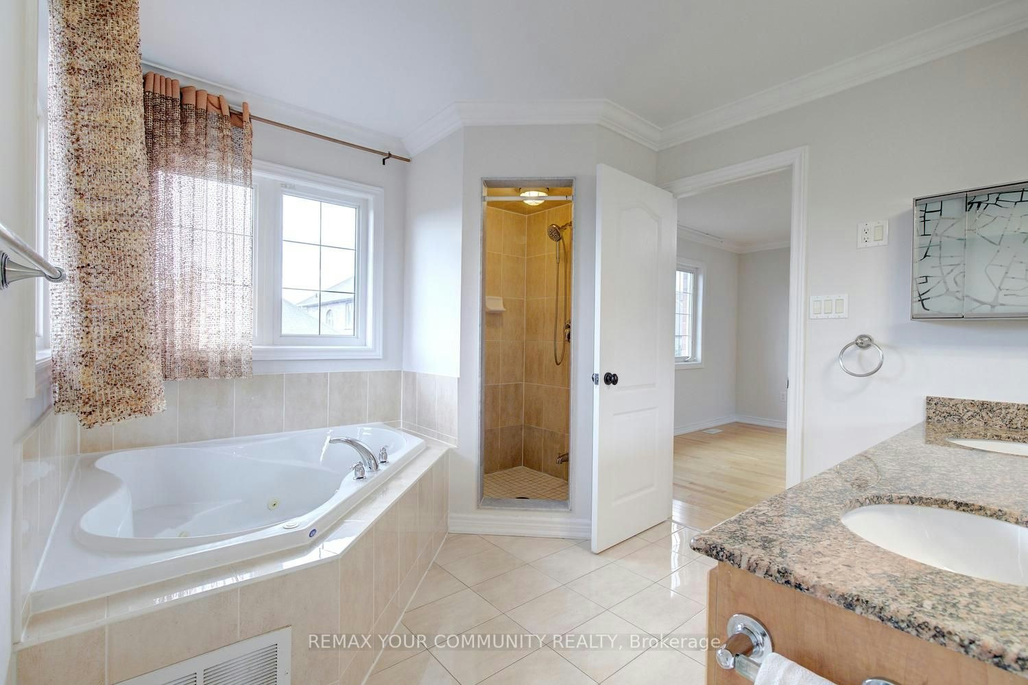 26 Yarden Drive, Vaughan, ON, L6A 0W2 - 32