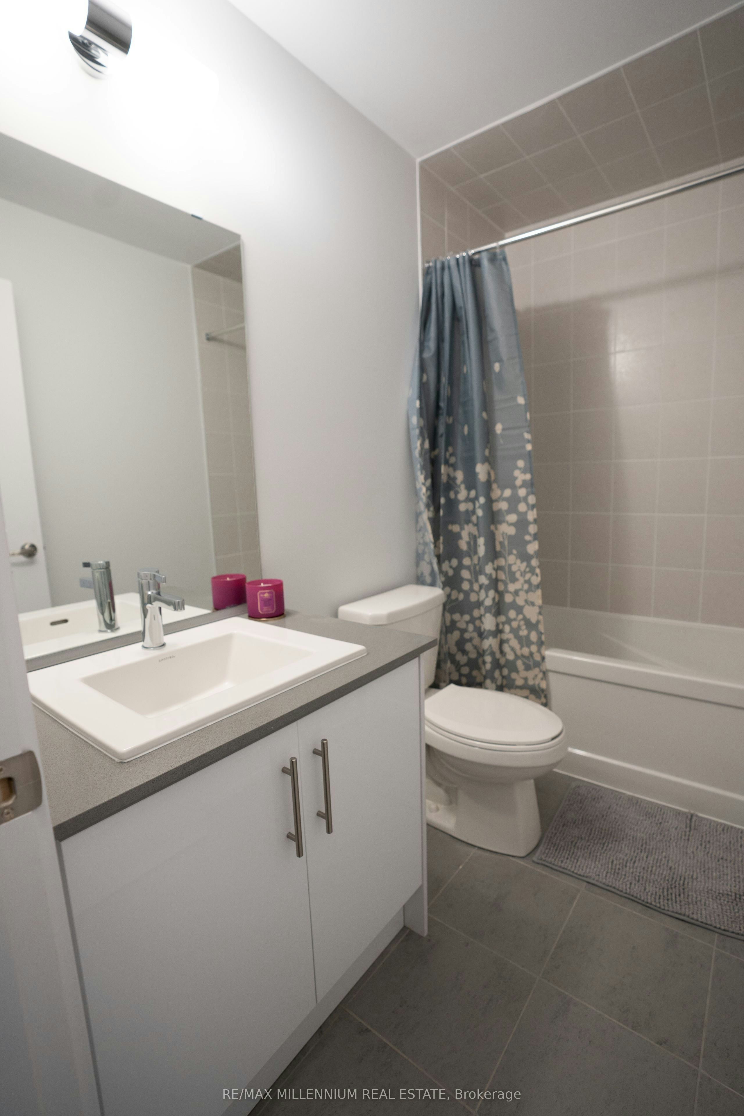 U221-9560 Islington Avenue, Vaughan, ON, L4K 2L5 - 18