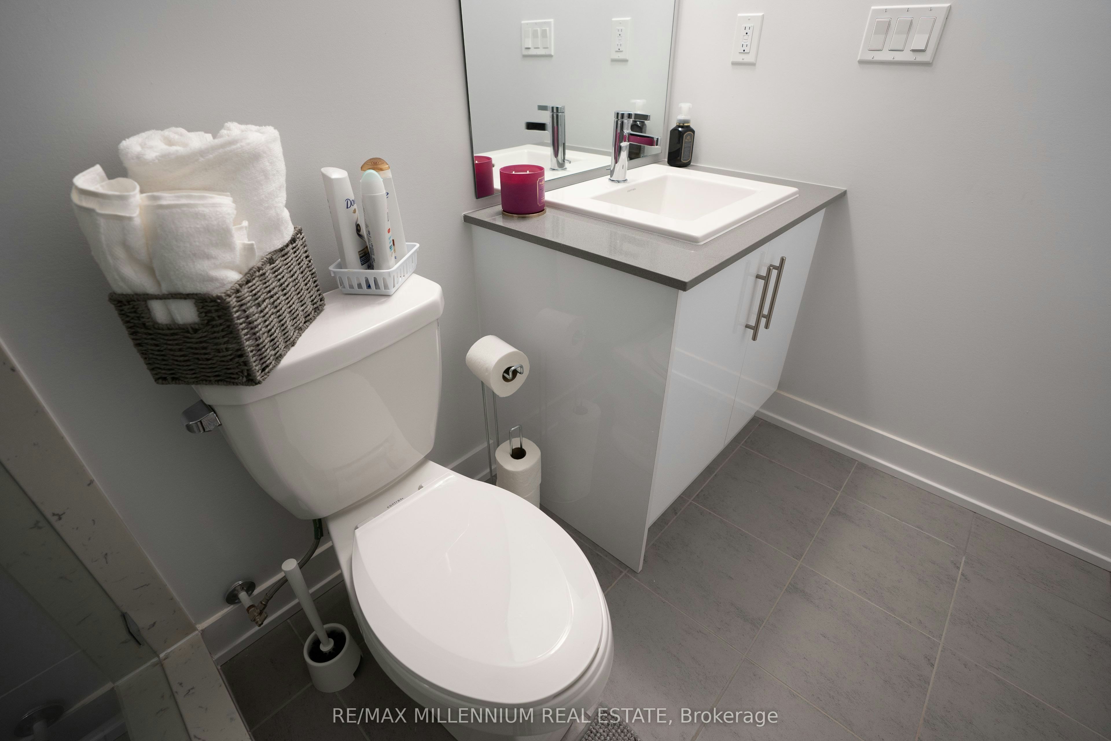 U221-9560 Islington Avenue, Vaughan, ON, L4K 2L5 - 25