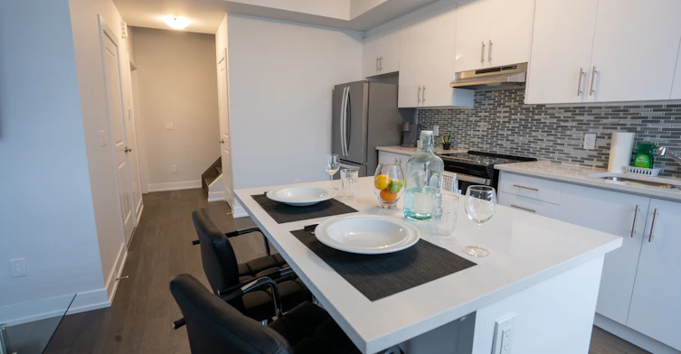U221-9560 Islington Avenue, Vaughan, ON, L4K 2L5 - 5