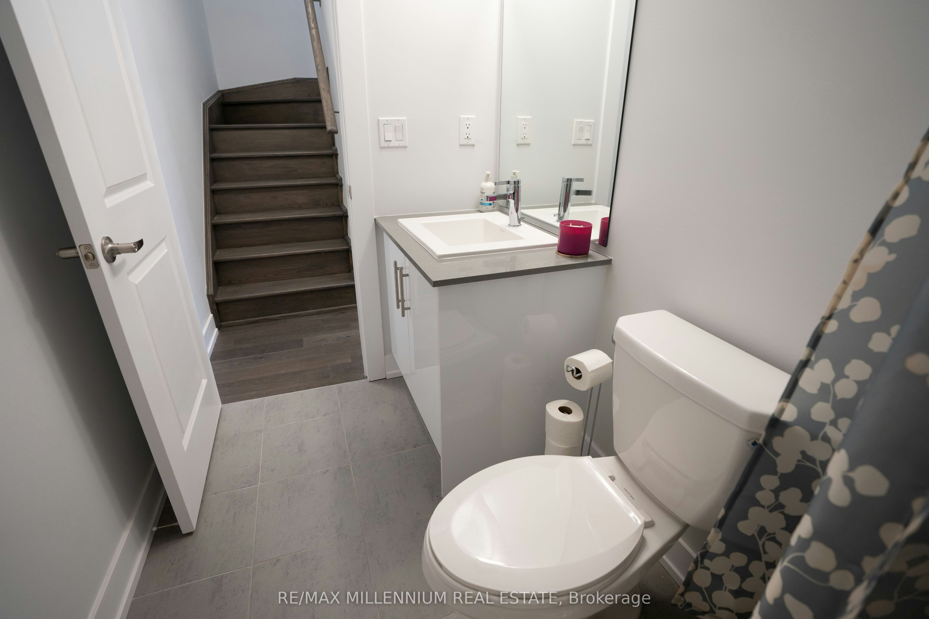 U221-9560 Islington Avenue, Vaughan, ON, L4K 2L5 - 21