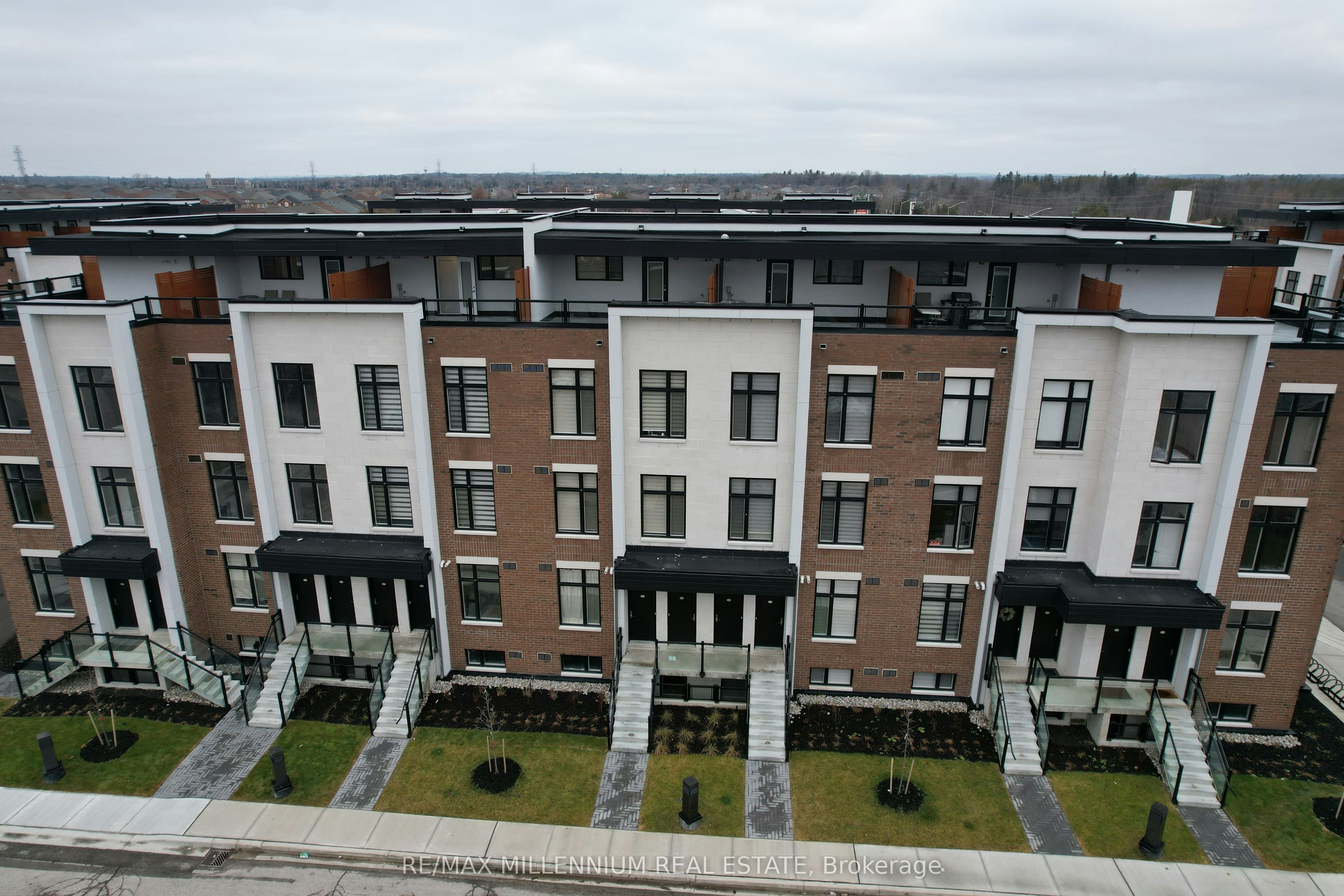 U221-9560 Islington Avenue, Vaughan, ON, L4K 2L5