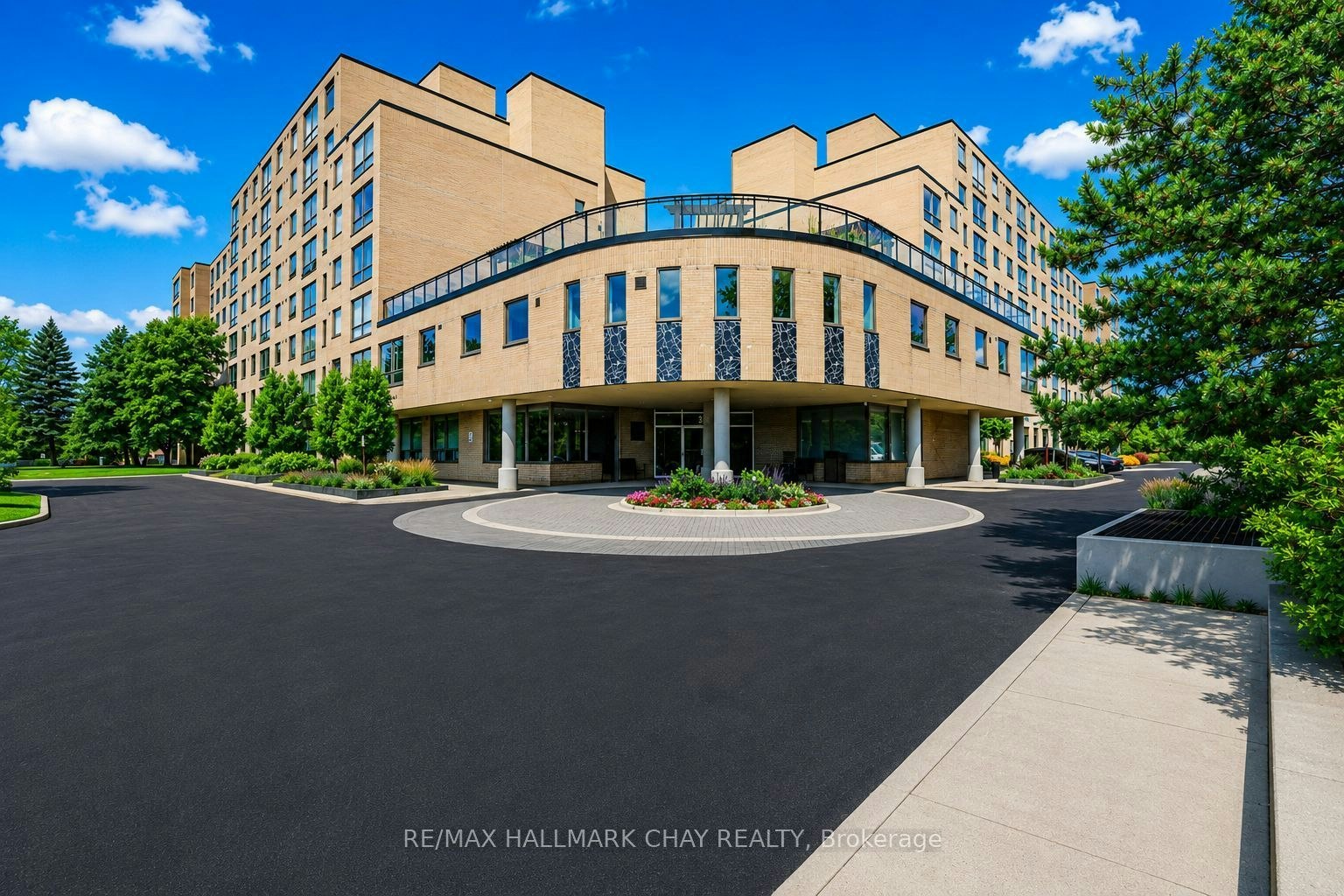 705-326 Major Mackenzie Drive E, Richmond Hill, ON, L4C 8T4