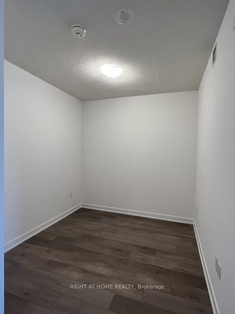 915-10 Honeycrisp Crescent, Vaughan, ON, L4K 5Z8 - 11