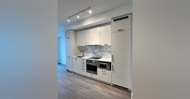 915-10 Honeycrisp Crescent, Vaughan, ON, L4K 5Z8 - 5