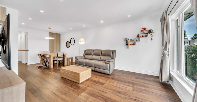 Main-702 Leeder Court, Newmarket, ON, L3Y 5A7 - 3