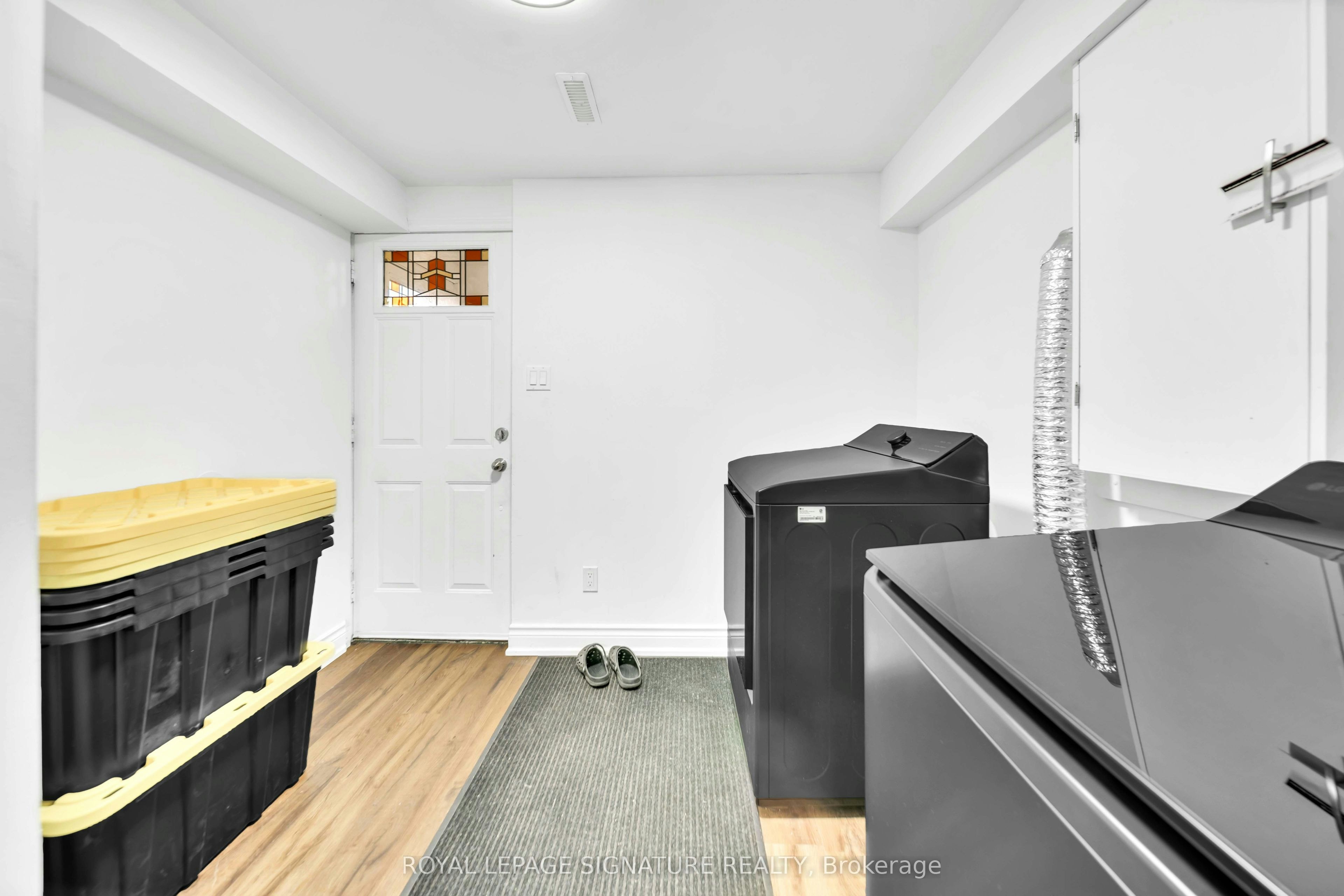 Main-702 Leeder Court, Newmarket, ON, L3Y 5A7 - 18