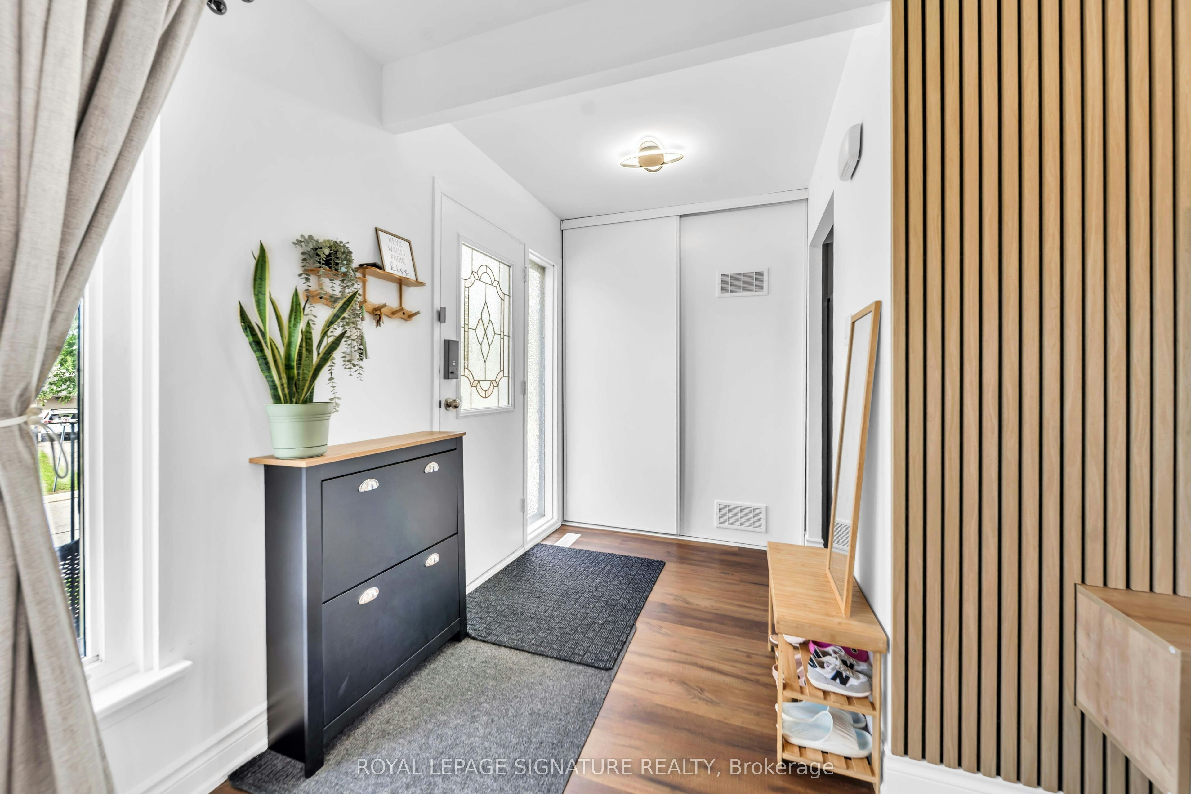 Main-702 Leeder Court, Newmarket, ON, L3Y 5A7 - 2