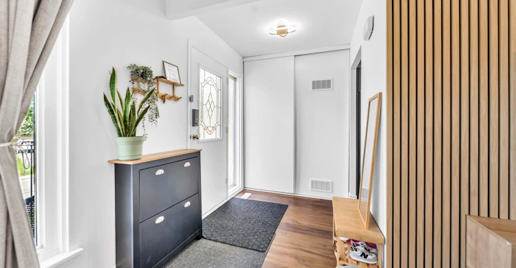 Main-702 Leeder Court, Newmarket, ON, L3Y 5A7 - 2