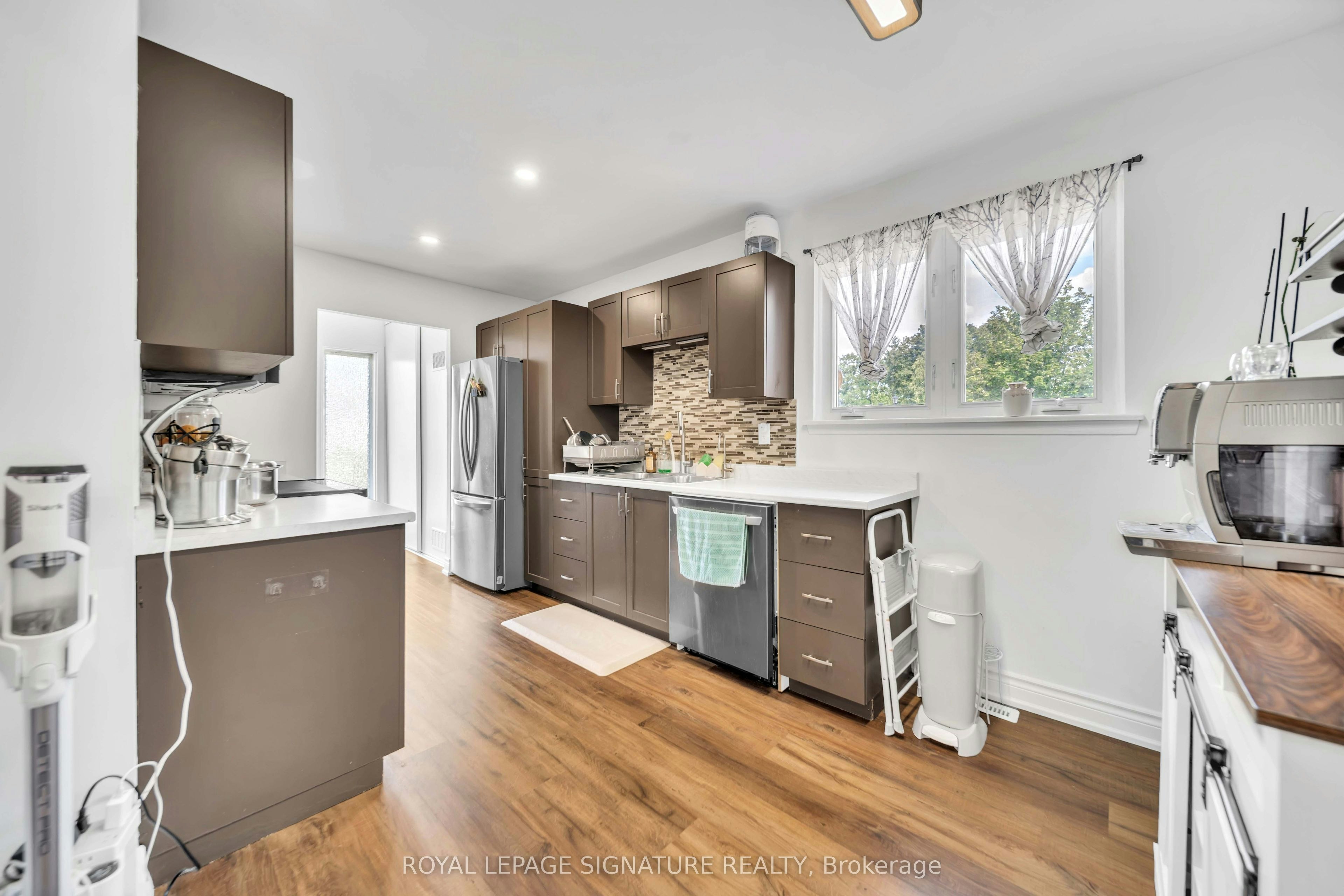 Main-702 Leeder Court, Newmarket, ON, L3Y 5A7 - 9