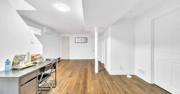 Bsmt-702 Leeder Court, Newmarket, ON, L3Y 5A7 - 4