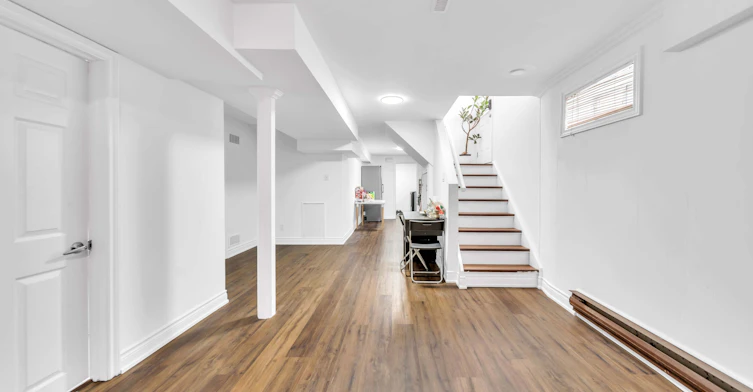 Bsmt-702 Leeder Court, Newmarket, ON, L3Y 5A7 - 5