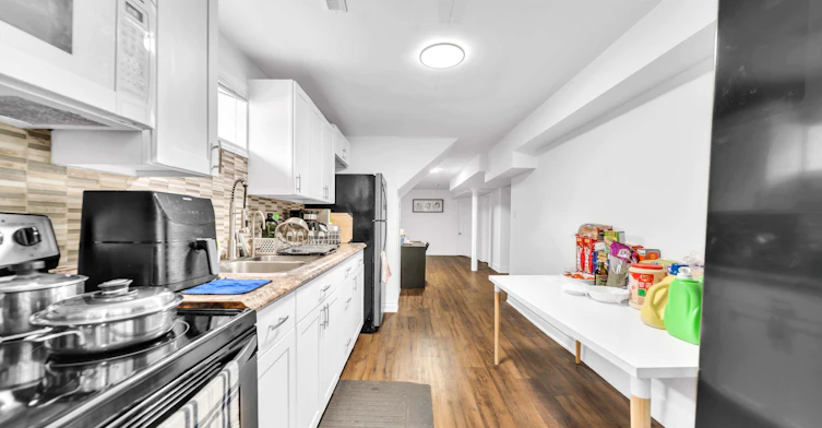 Bsmt-702 Leeder Court, Newmarket, ON, L3Y 5A7 - 3