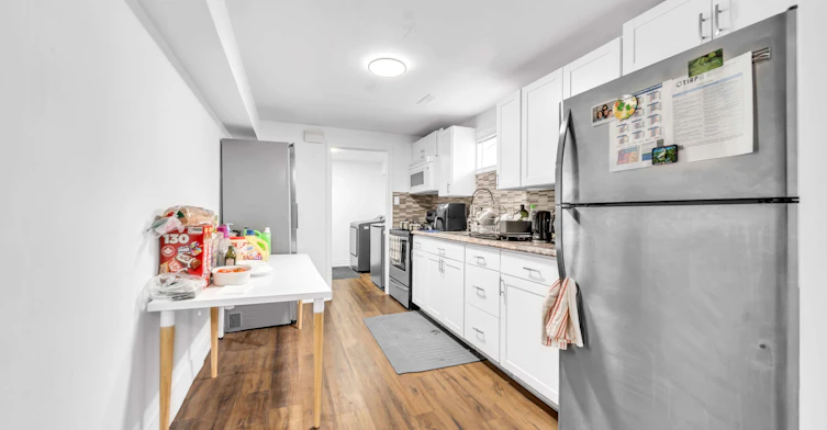 Bsmt-702 Leeder Court, Newmarket, ON, L3Y 5A7