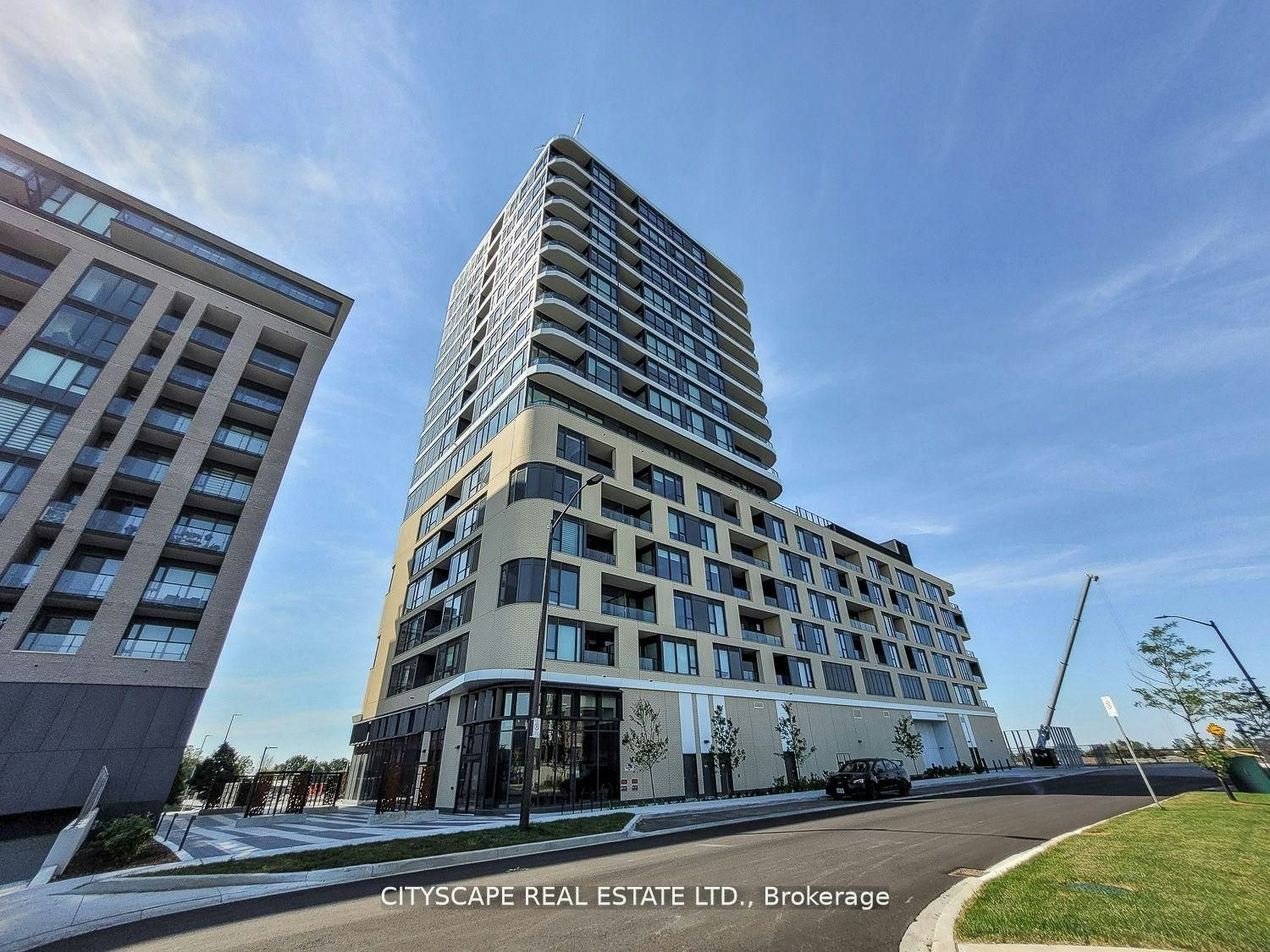 405-120 Eagle Rock Way, Vaughan, ON, L6A 5C2 - 2