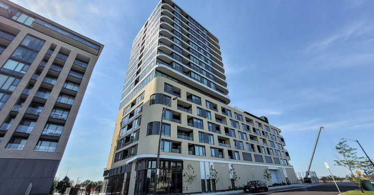 405-120 Eagle Rock Way, Vaughan, ON, L6A 5C2 - 2