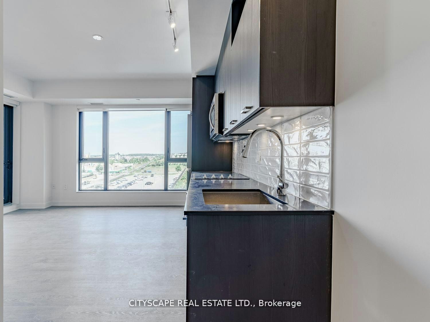 405-120 Eagle Rock Way, Vaughan, ON, L6A 5C2 - 12
