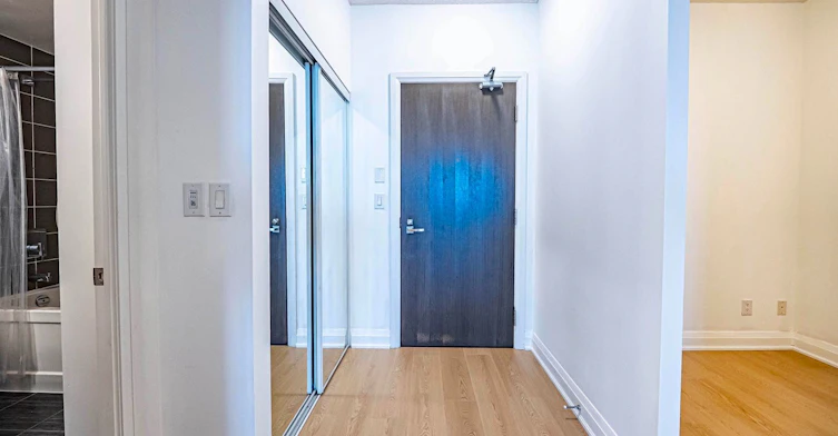 418-7161 Yonge Street, Vaughan, ON, L3T 0C8 - 2