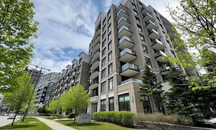 602-111 Upper Duke Crescent