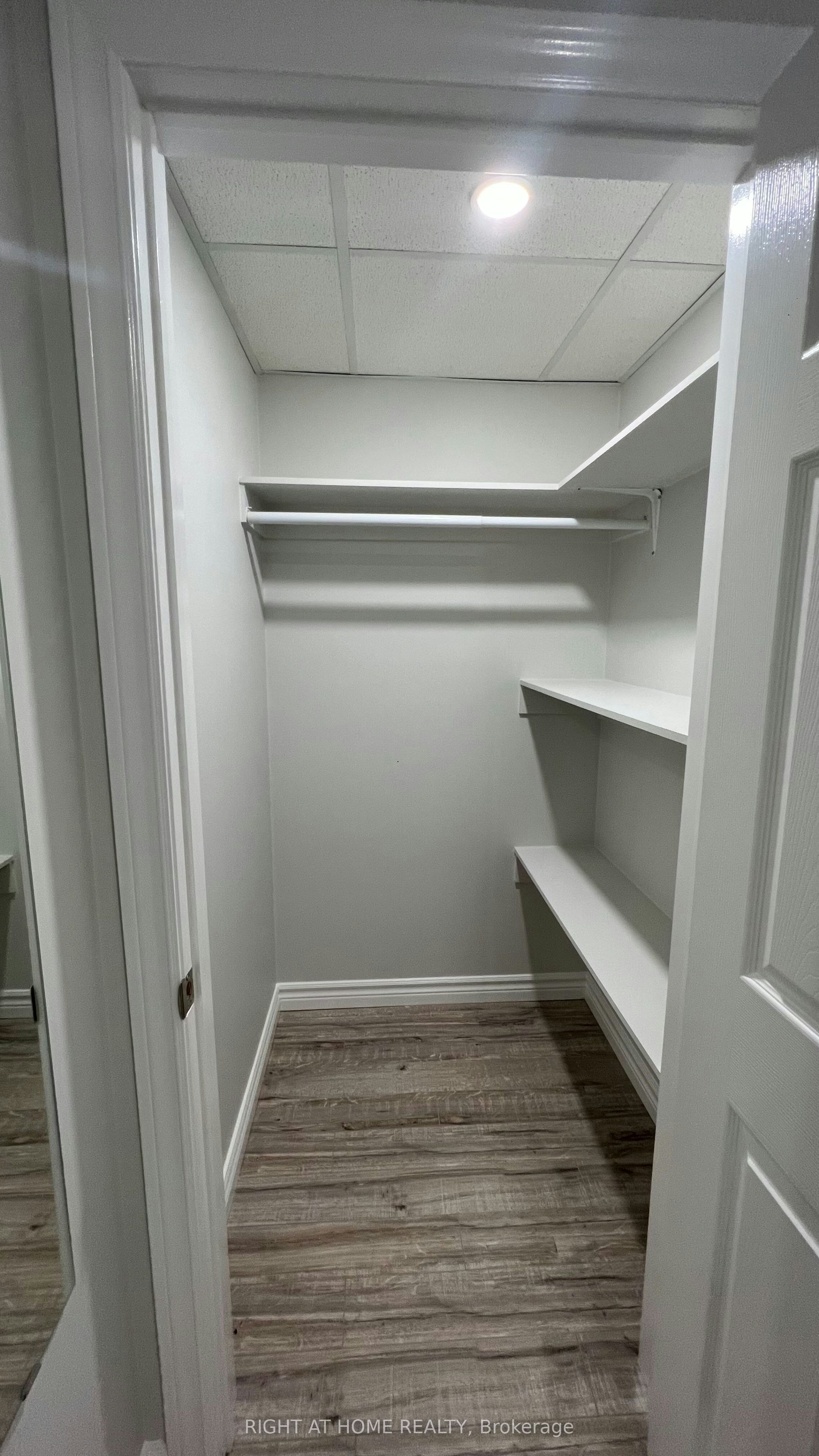 9 Claudview Street, King, ON, L7B 0C6 - 8
