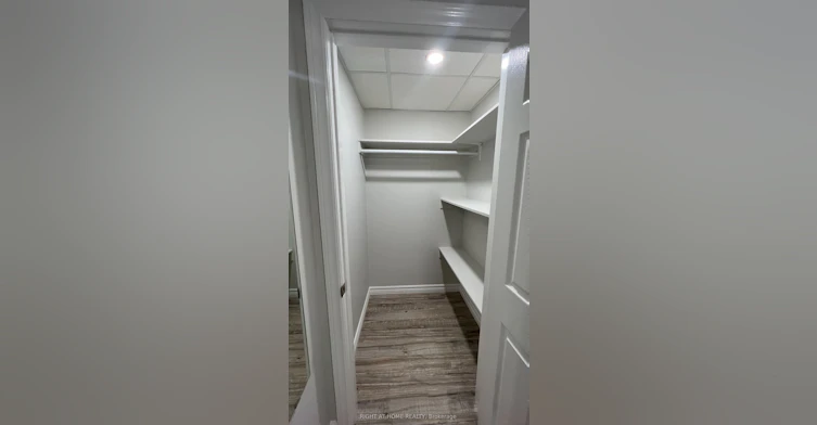 9 Claudview Street, King, ON, L7B 0C6 - 8