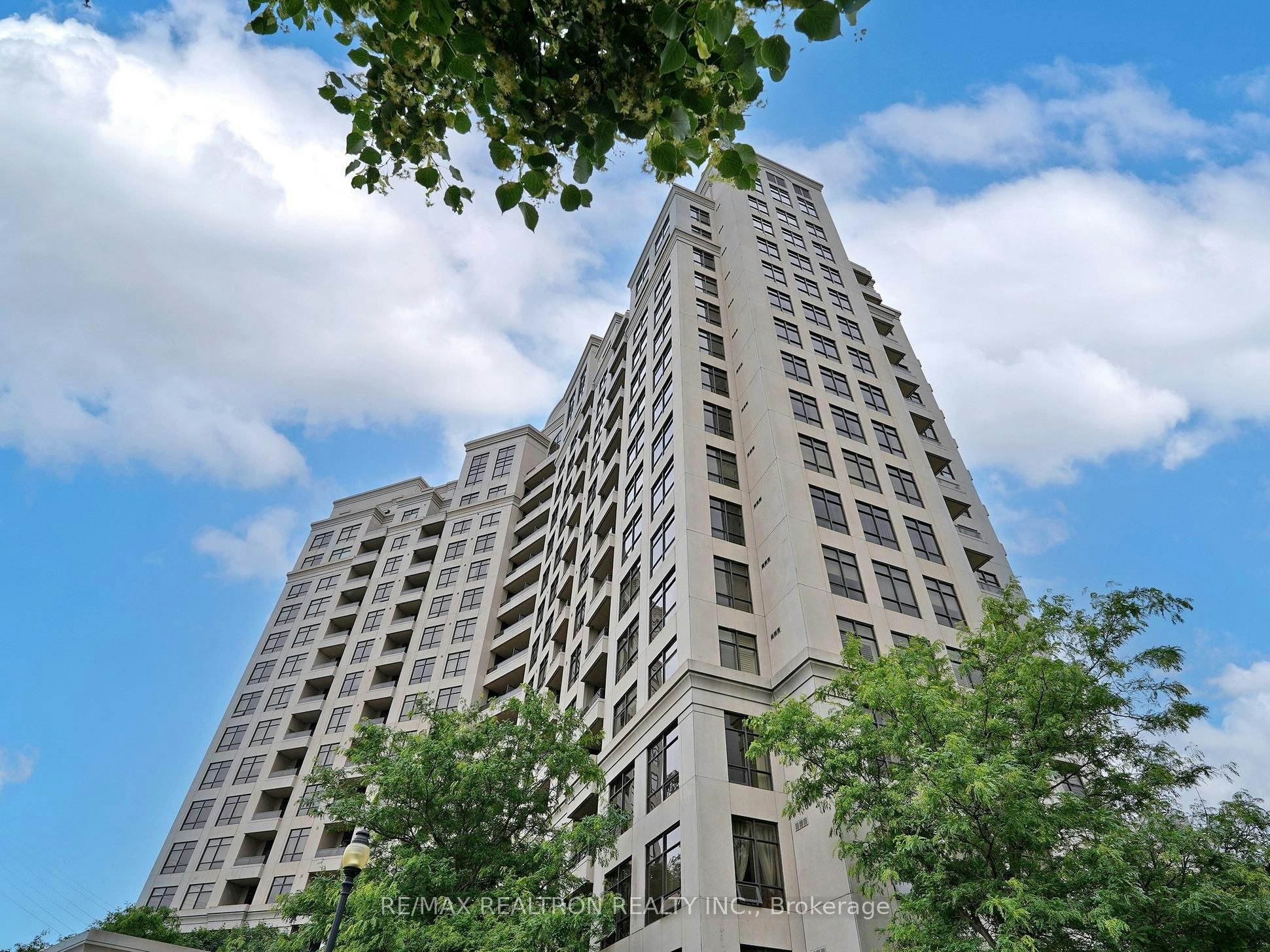 401-9225 Jane Street, Vaughan, ON, L6A 0J7