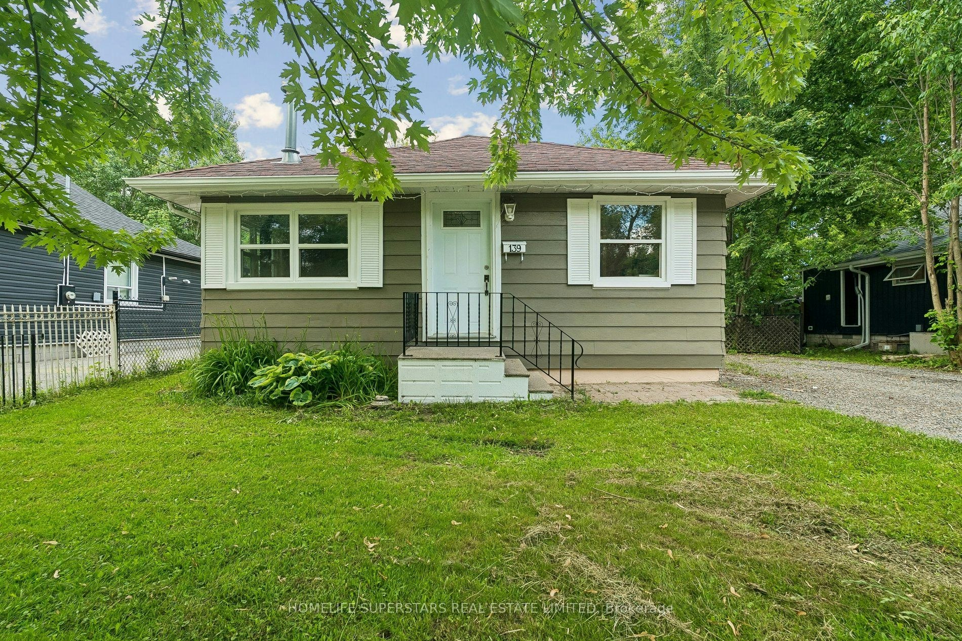 139 Cooks Bay Drive, Georgina, ON, L4P 2M2